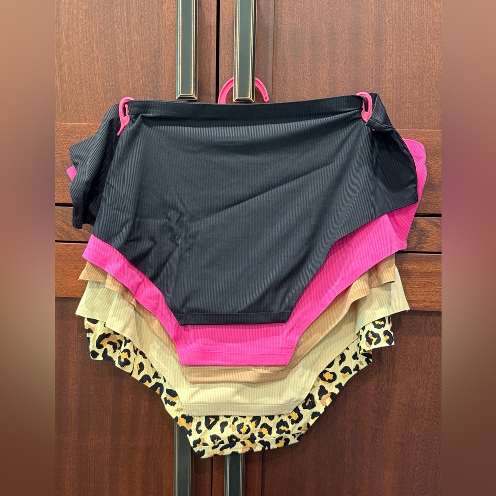 Betsey Johnson NWT Size XL 5 Pk Leopard Print Pink Black Beige Panties (I023) - Picture 5 of 9